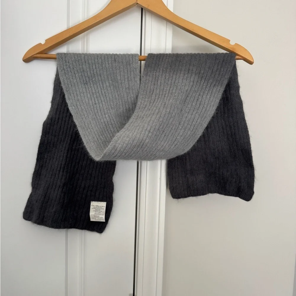 Gray Ombré Ribbed Scarf Angora